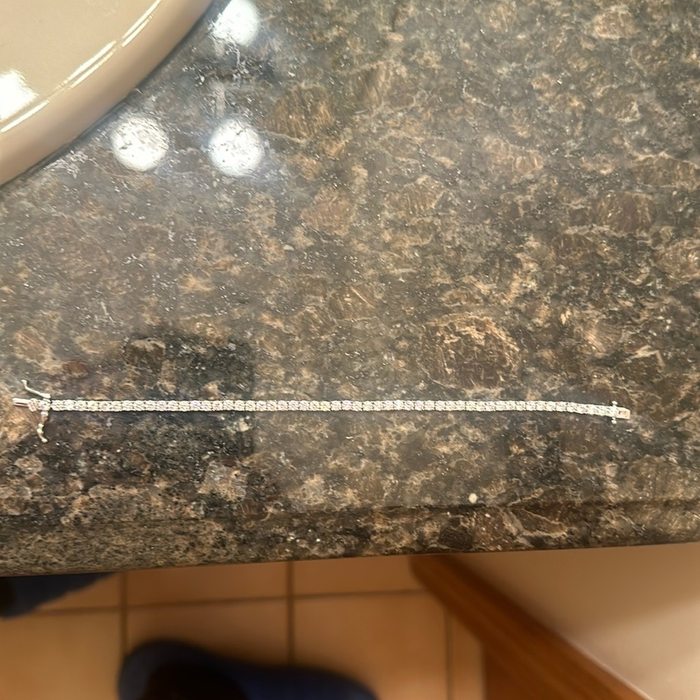 Used lab diamond bracelet